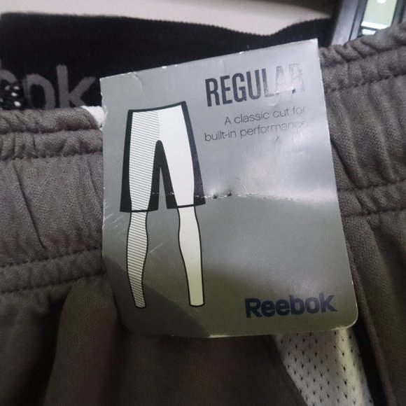 Reebok shorts - Picture 3 of 10